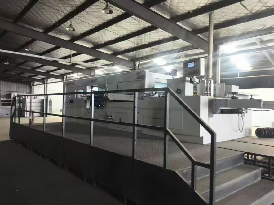 Die cutting AOER AEM-1650VQ