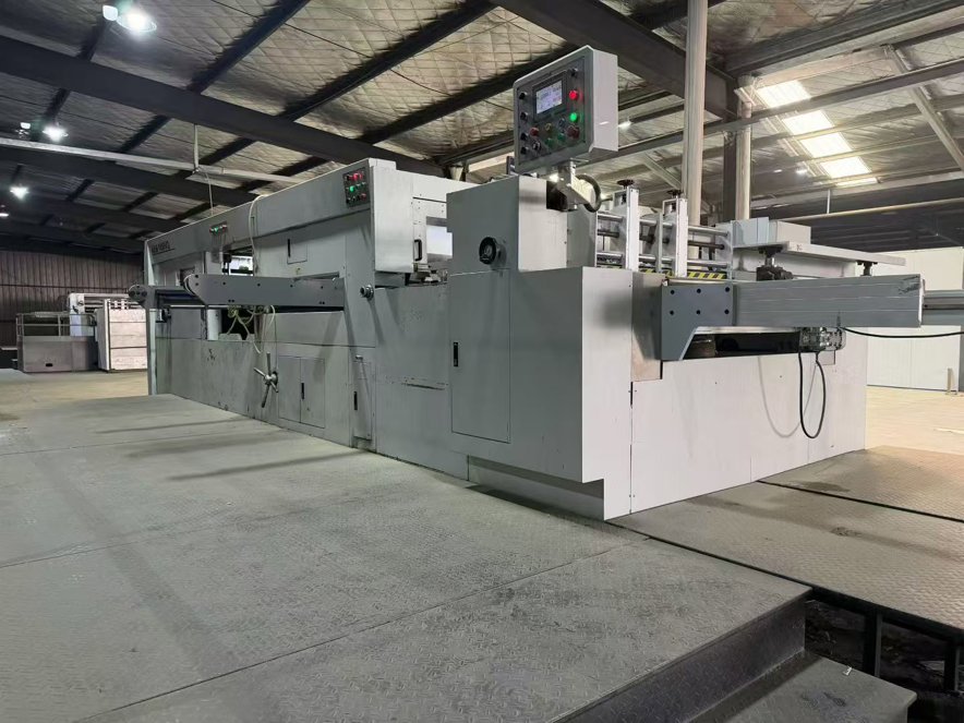 Die cutting AOER AEM-1650VQ