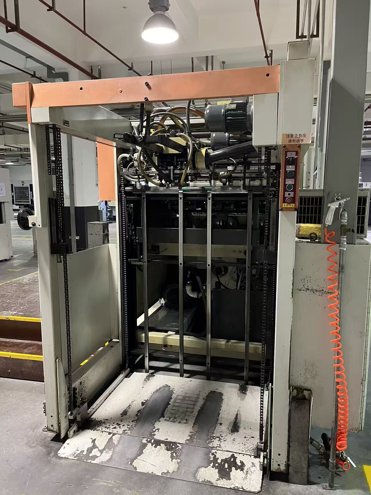 Die cutting Bobst SP 102-SE