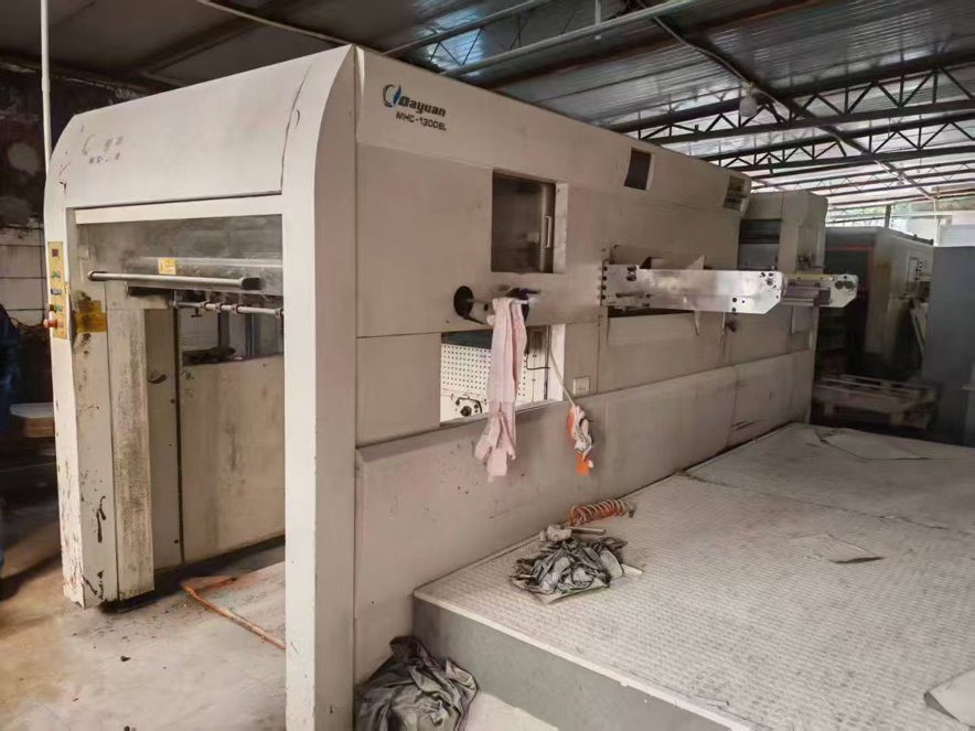 Die cutting DAYUAN MHC-1300BLC
