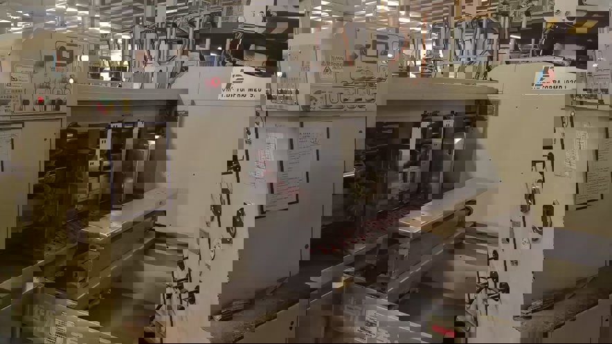 Die cutting Dongguan Jiufeng 1224 (vacuum suction) three-color groove die-cutting + stacking