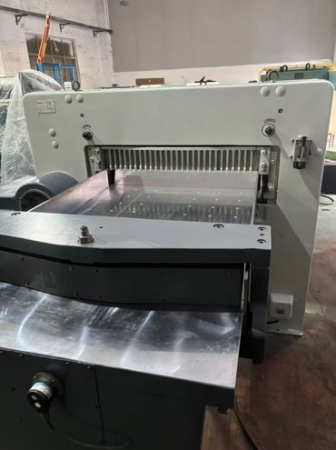 Paper/Sheet Cutting Machines  DAI`S QZK1300MG10