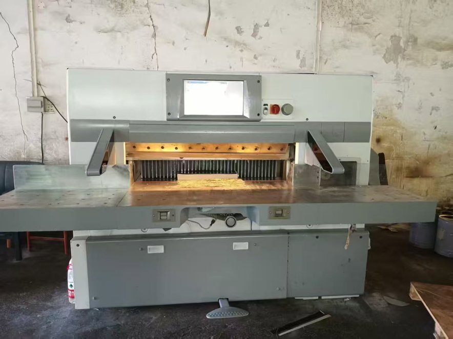Paper/Sheet Cutting Machines Polar 115