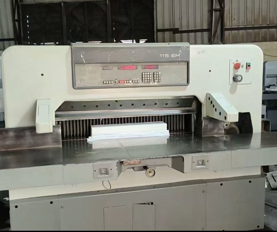 Paper/Sheet Cutting Machines Polar 115 EM