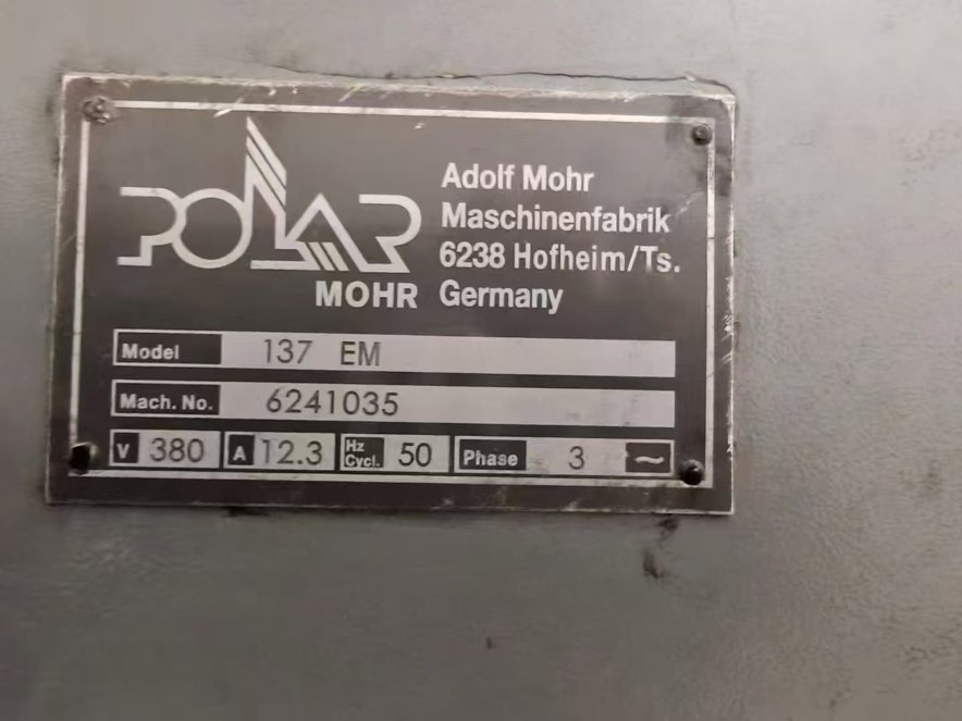 Paper/Sheet Cutting Machines Polar 137 EM