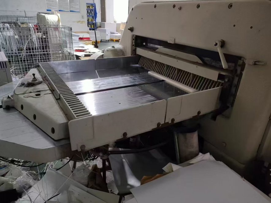 Paper/Sheet Cutting Machines Polar 1450