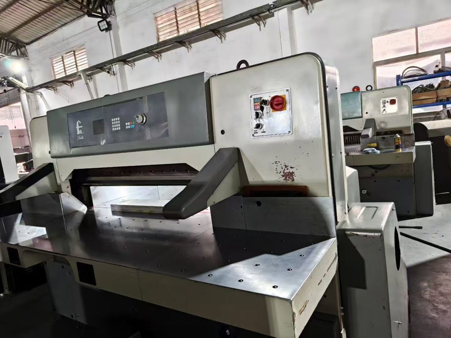 Paper/Sheet Cutting Machines SHENWEIDA 1370