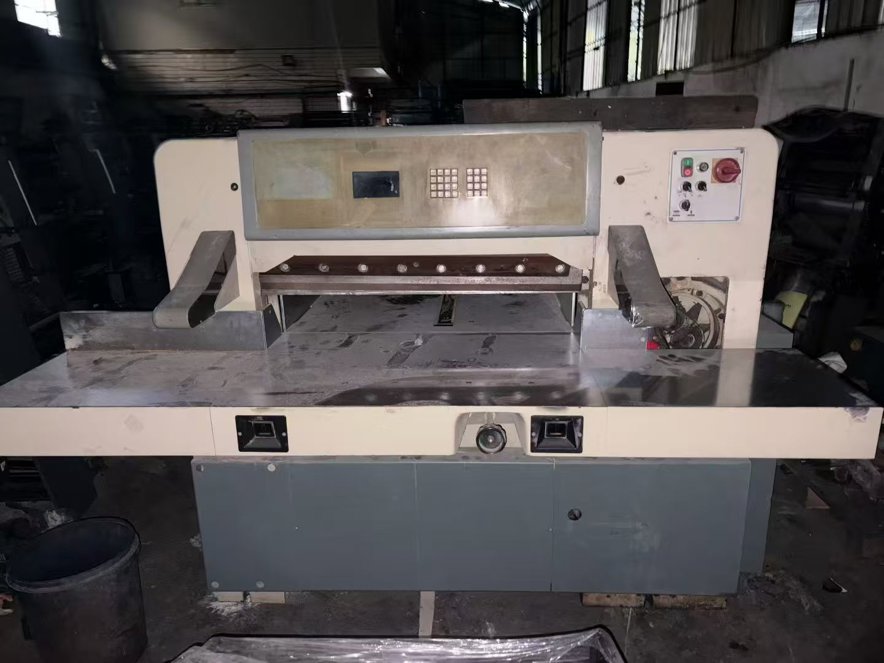Paper/Sheet Cutting Machines SHENWEIDA SQZK920K