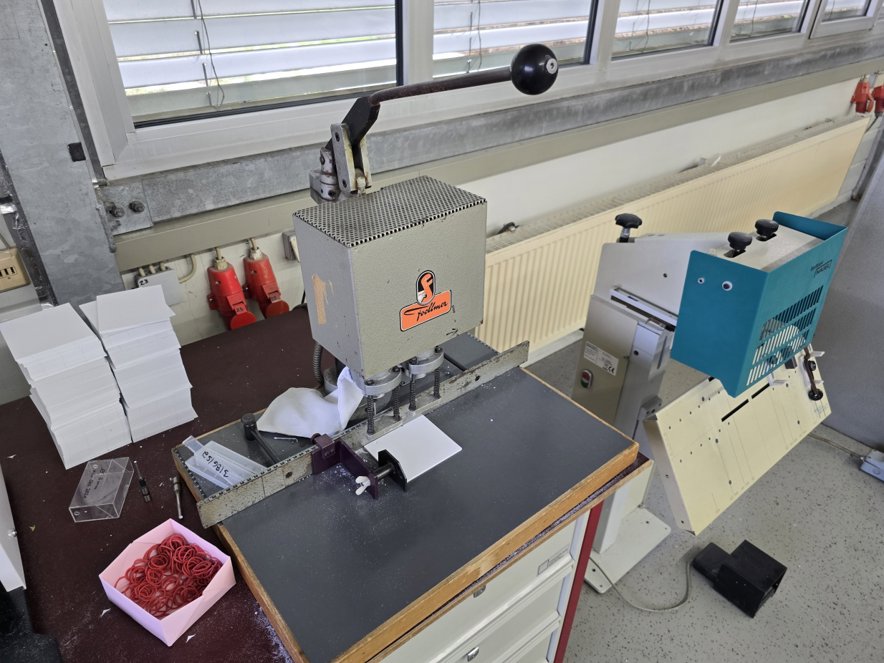 Paper drilling machine Foellmer paper drilling machine