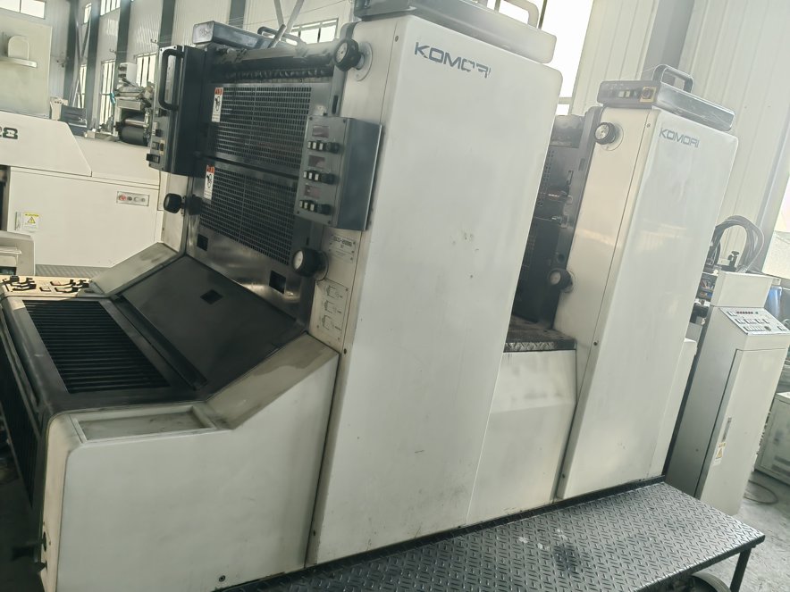 Sheet Fed / Offset Komori Lithrone L-226