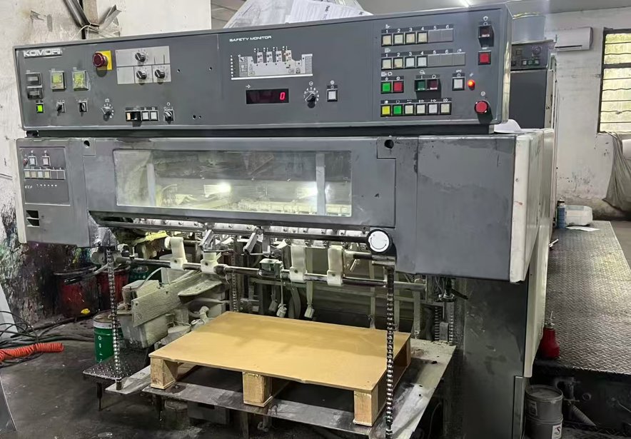Sheet Fed / Offset Komori Lithrone L-428