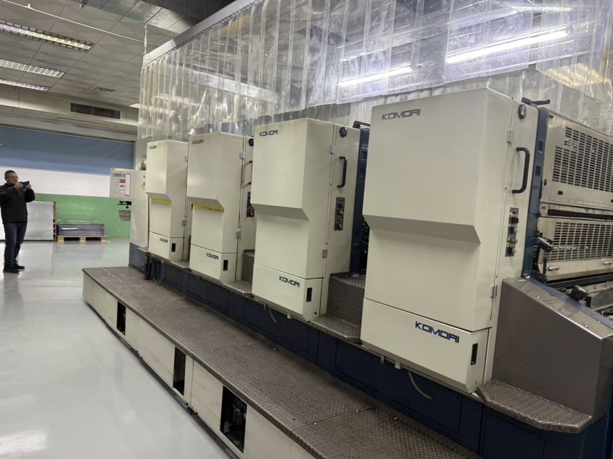 Sheet Fed / Offset Komori Lithrone L-440