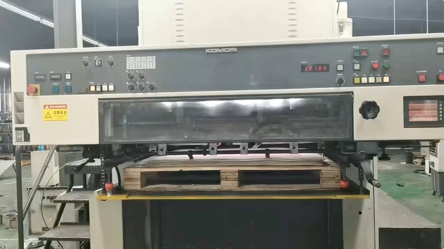 Sheet Fed / Offset Komori Lithrone L-440