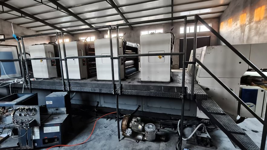 Sheet Fed / Offset Komori Lithrone L-440