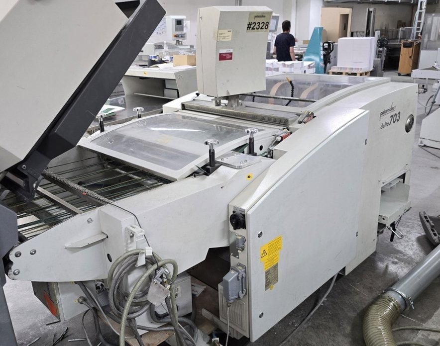 Upright delivery with pressing unit Palamides delta 703