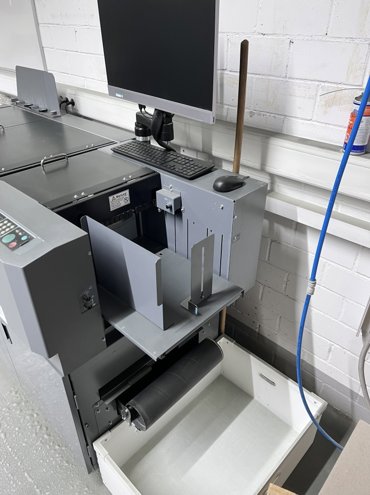 Die cutting Duplo DocuCutter DC 746