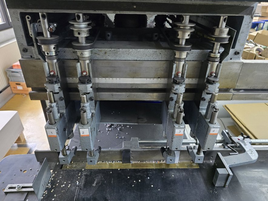 Paper drilling machine Hang 107-30 electronic